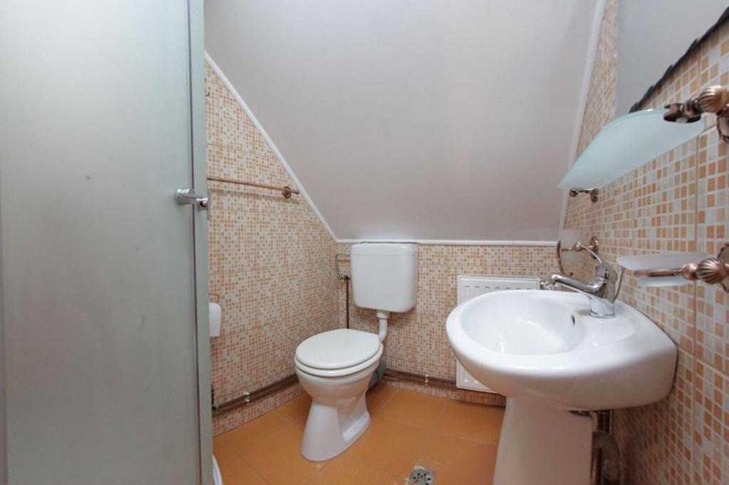 Pensiunea Flori De Camp Vatra Dornei Room photo